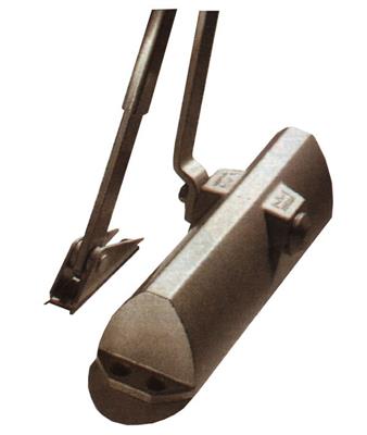 CIERRAPUERTA B. NORMAL  TS-68 PLATA 66470101